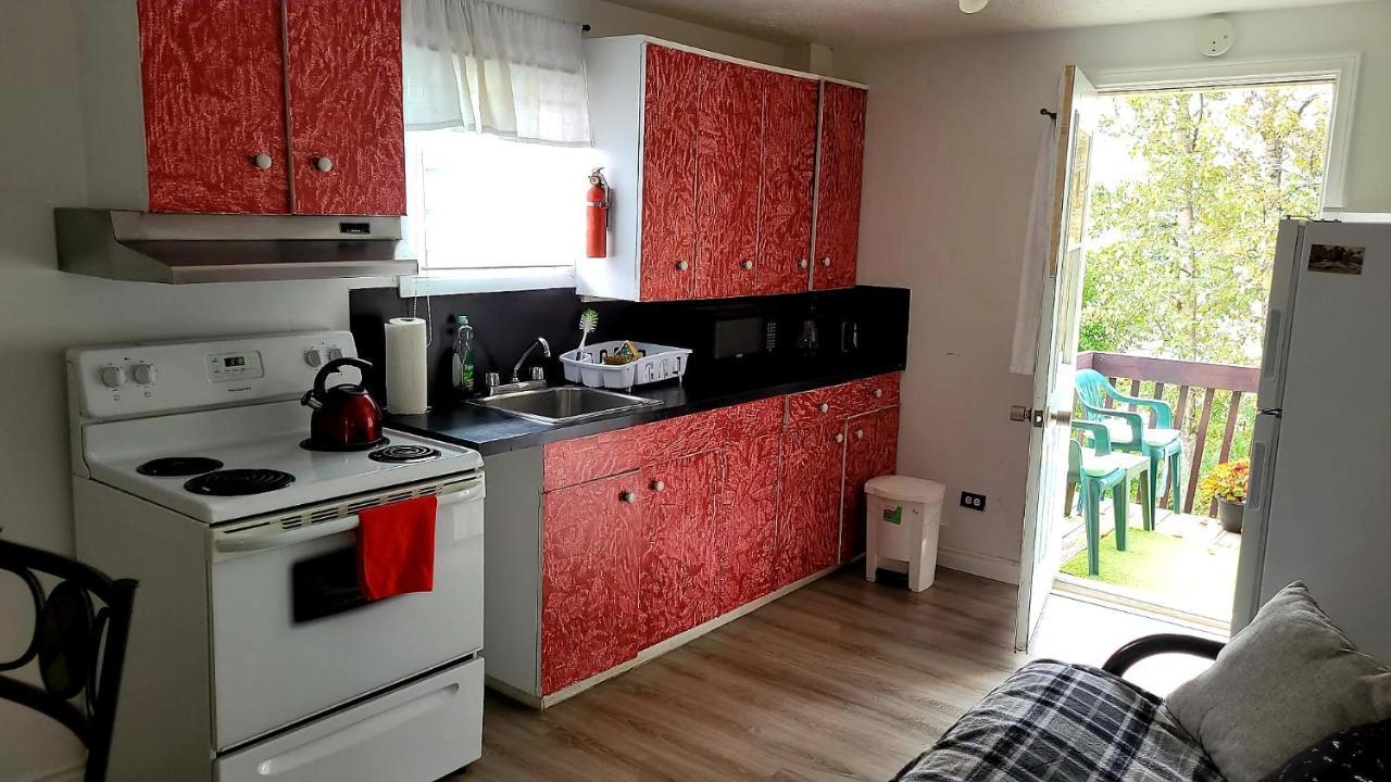 Quiet cozy apartment next to highway wifi+netflix Edmundston Zewnętrze zdjęcie