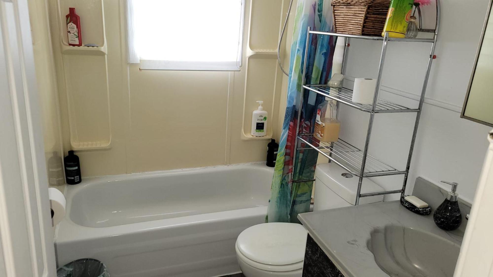 Quiet cozy apartment next to highway wifi+netflix Edmundston Zewnętrze zdjęcie
