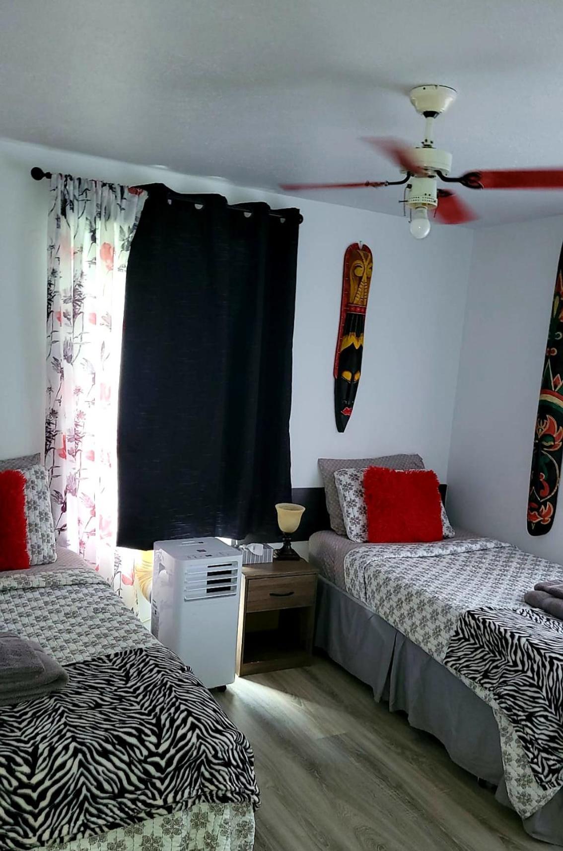 Quiet cozy apartment next to highway wifi+netflix Edmundston Zewnętrze zdjęcie